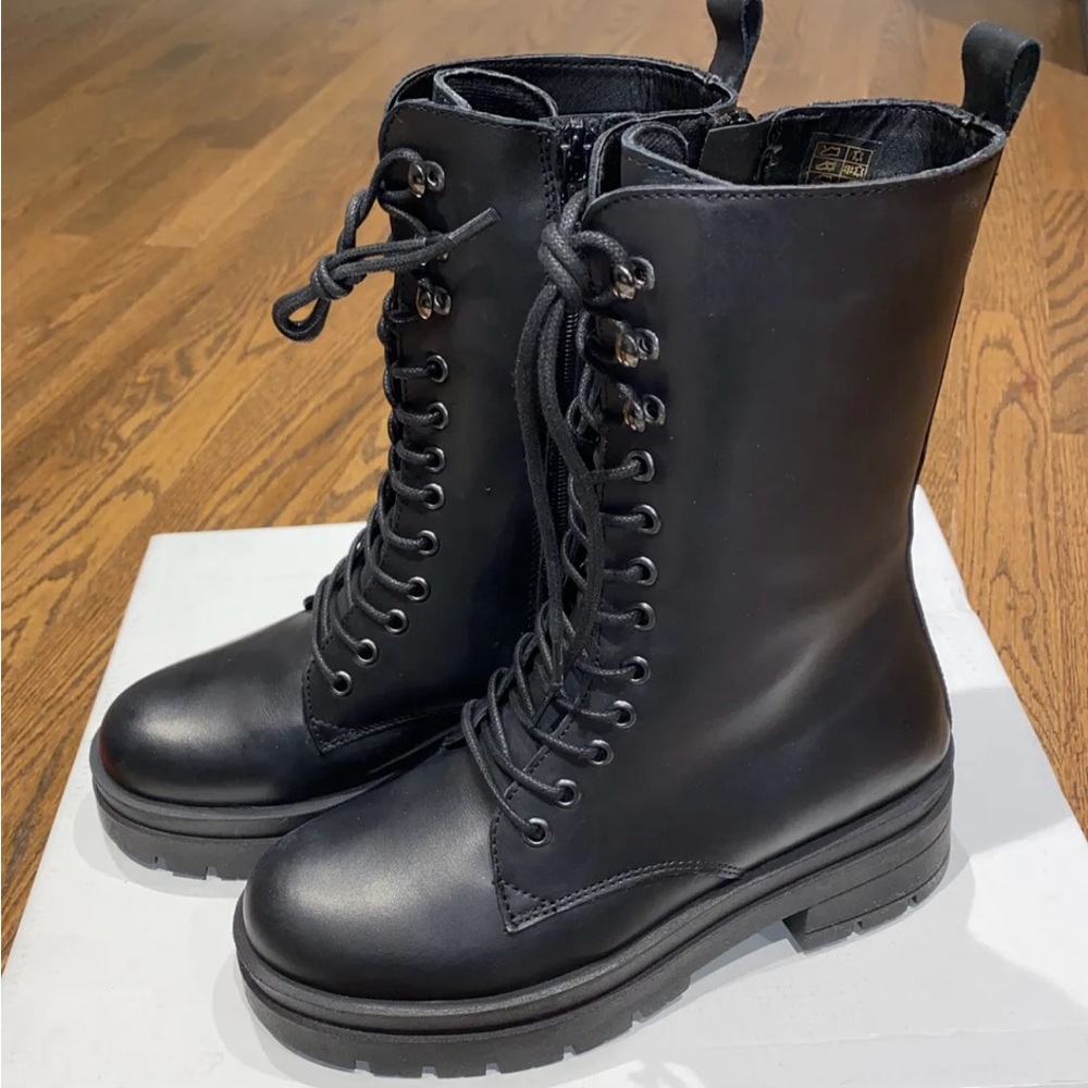 NIB Benvenuti black leather Tall combat boots zip size 36 (us 6) made in Italy
